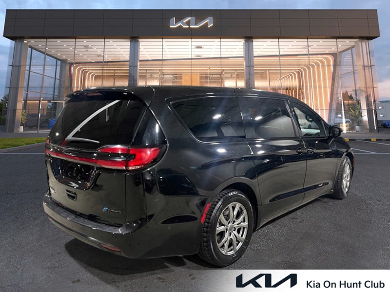 2022 Chrysler Pacifica Hybrid Limited