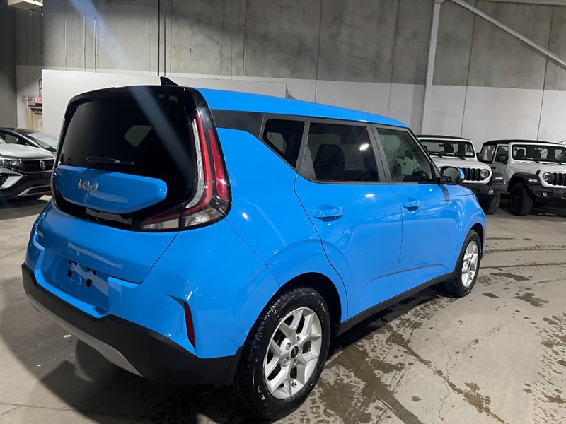 2023 Kia Soul EX IVT